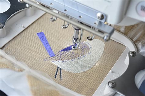 how to use embroidery machine and the importance of selecting the right thread color